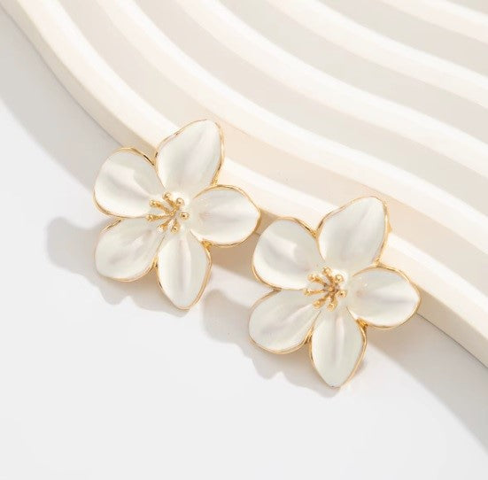 Aros “Flor con gotas” Blanco