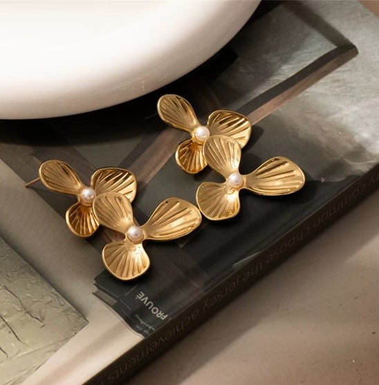 Aros “Doble Flor Dorada”