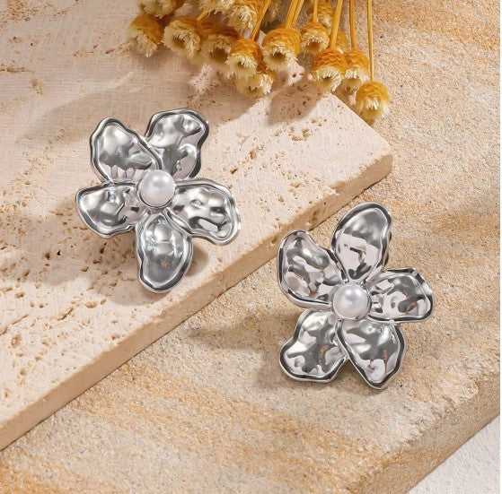 Aros "Flor con Perla"_Elegancia que se ve y se siente