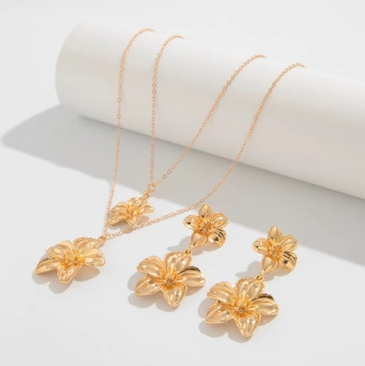 Set “Flores apilables” Dorado– Collar y Pendientes