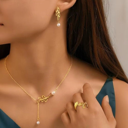 Conjunto "Cadena y aros de hojas" Dorado