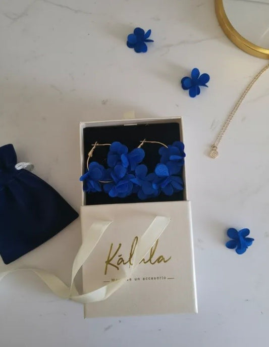 Aros Flor En Tela Azul/ Diseño Minimalista