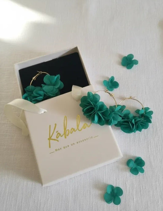 Aros Flor En Tela Verde/ Diseño Minimalista