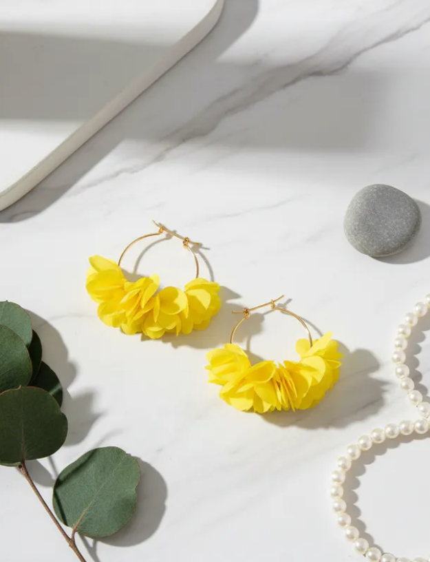 Aros Flor En Tela Amarillo/ Diseño Minimalista