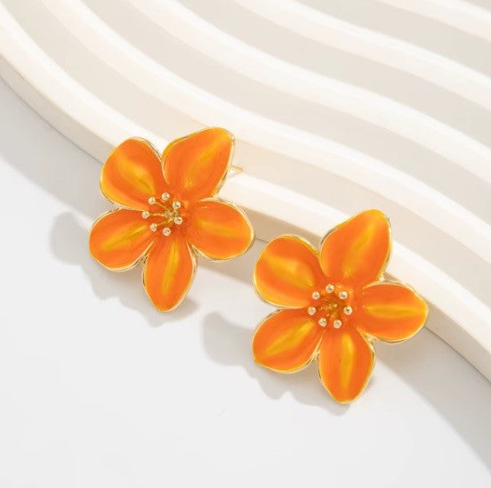 Aros “Flor con gotas” Blanco