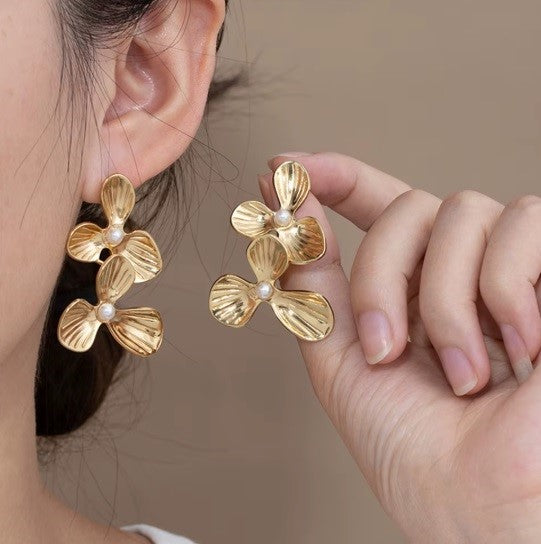 Aros “Doble Flor Dorada”