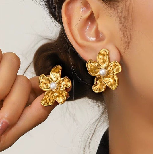 Aros "Flor con Perla"_Elegancia que se ve y se siente